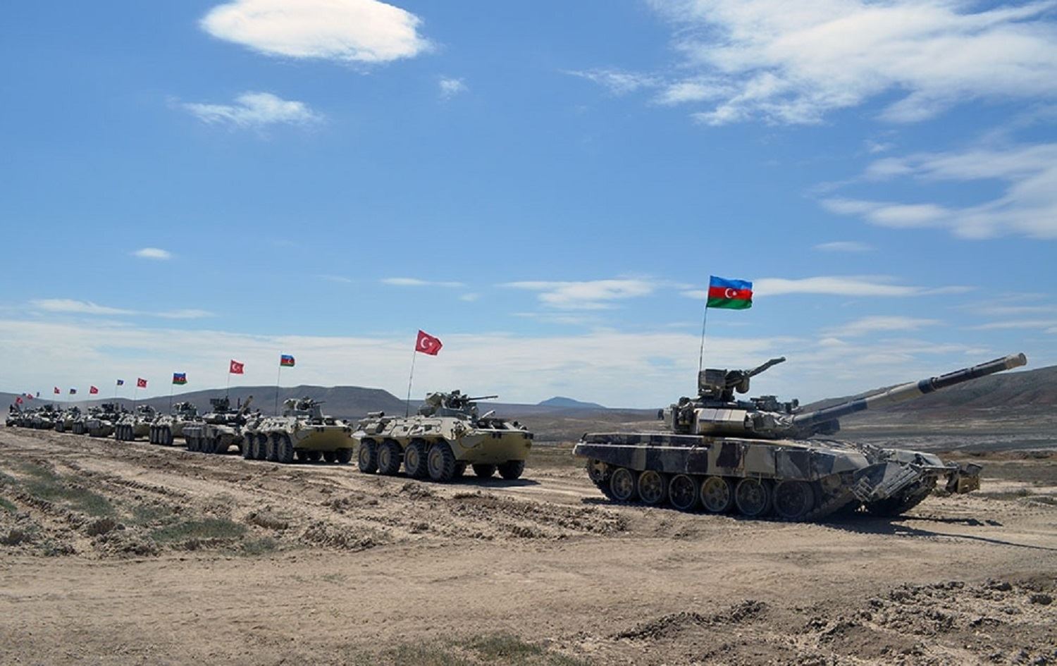 Tirkiye û Azerbaycan manoreke serbazî li sînorê Îranê encam didin