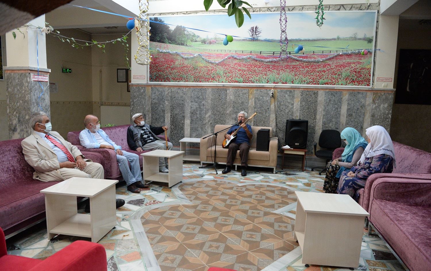 Li Mûşê welatiyek ji bo kesên bi temen gîtarê dijene