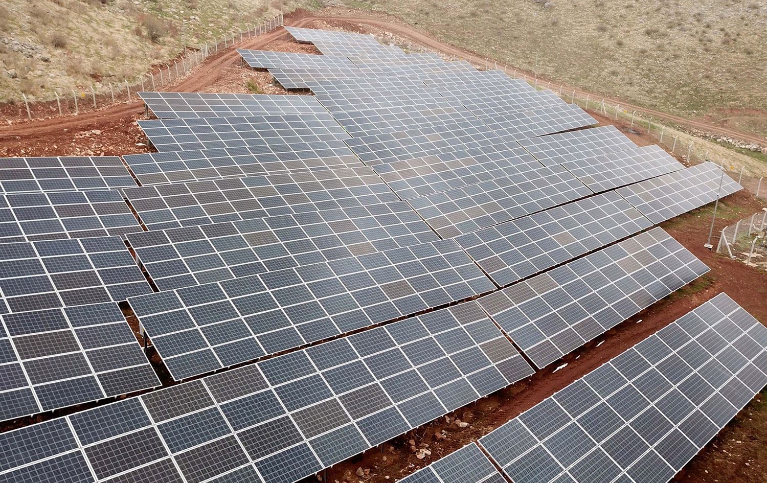 Irak güneş enerjisinden elektrik üretimi için BAE ile anlaştı