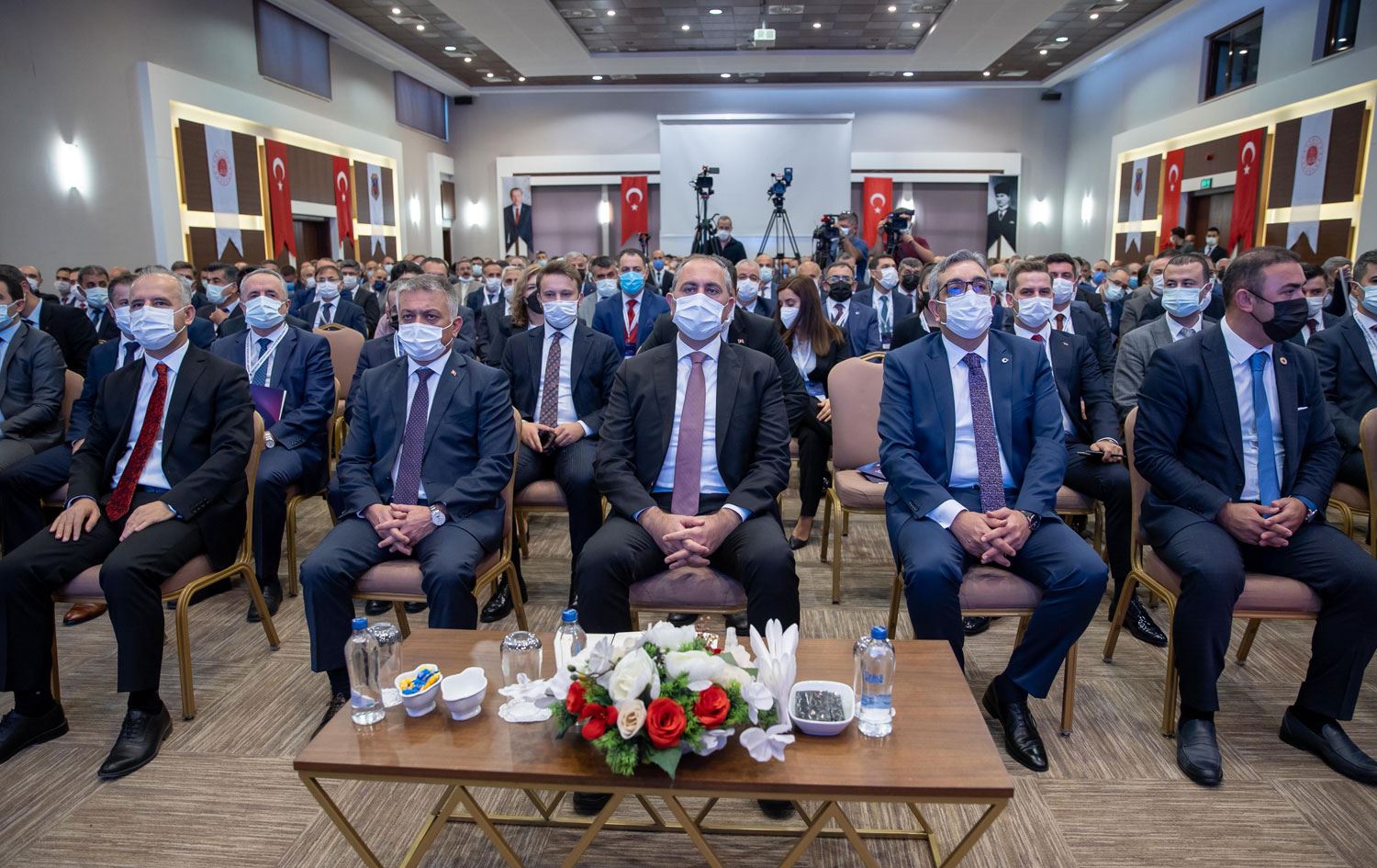 Adalet Bakanı: Hasta tutuklu ve hükümlüler için önlem almak devletin görevidir