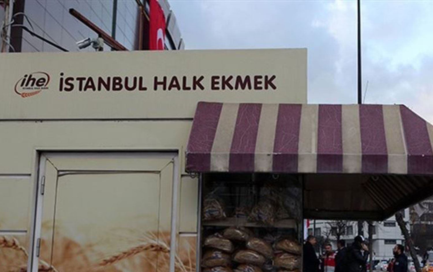 AK Partililer ile İBB arasında ‘Halk Ekmek’ tartışması