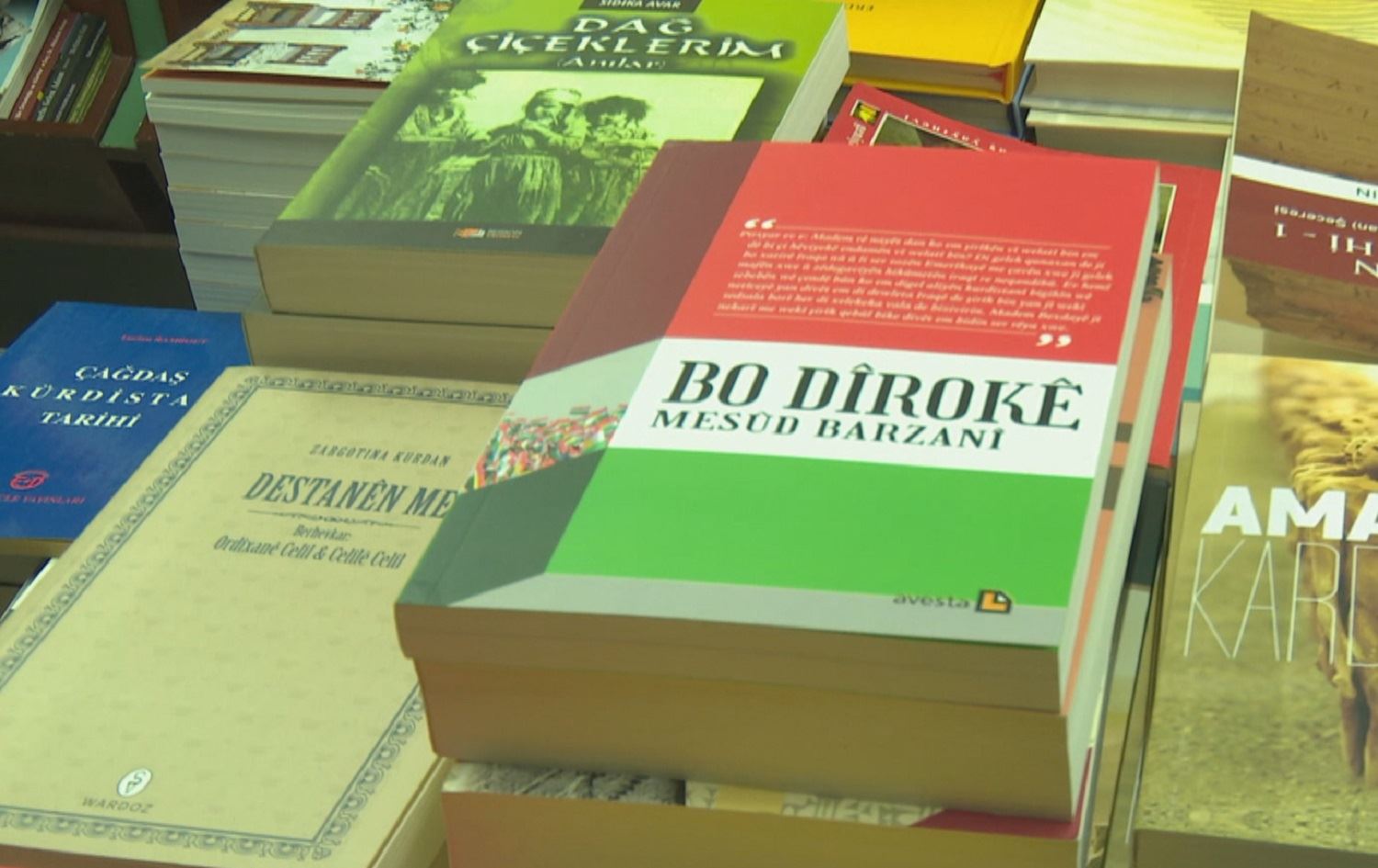 Bazara pirtûkên Kurdî li ser înternetê geş dibe