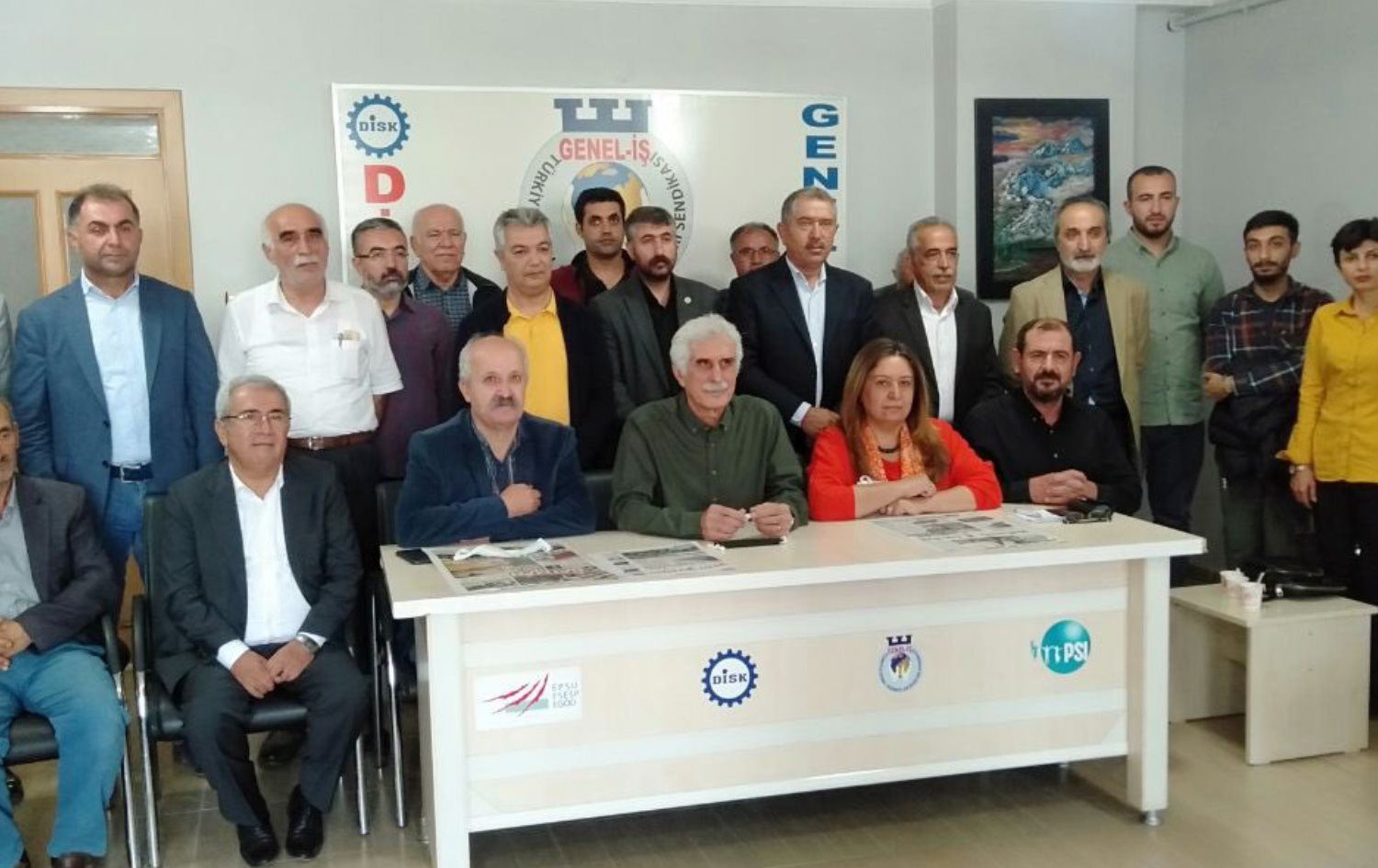 Platforma Zimanê Kurdî li Êlihê nûnertiya xwe vekir