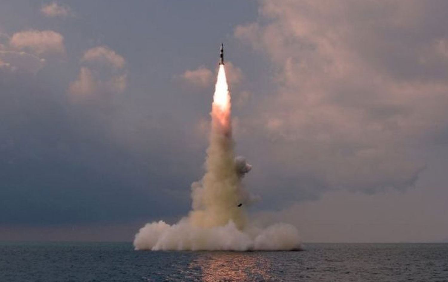 Kuzey Kore'nin füze denemesinin ardından BM Güvenlik Konseyi acil toplanıyor