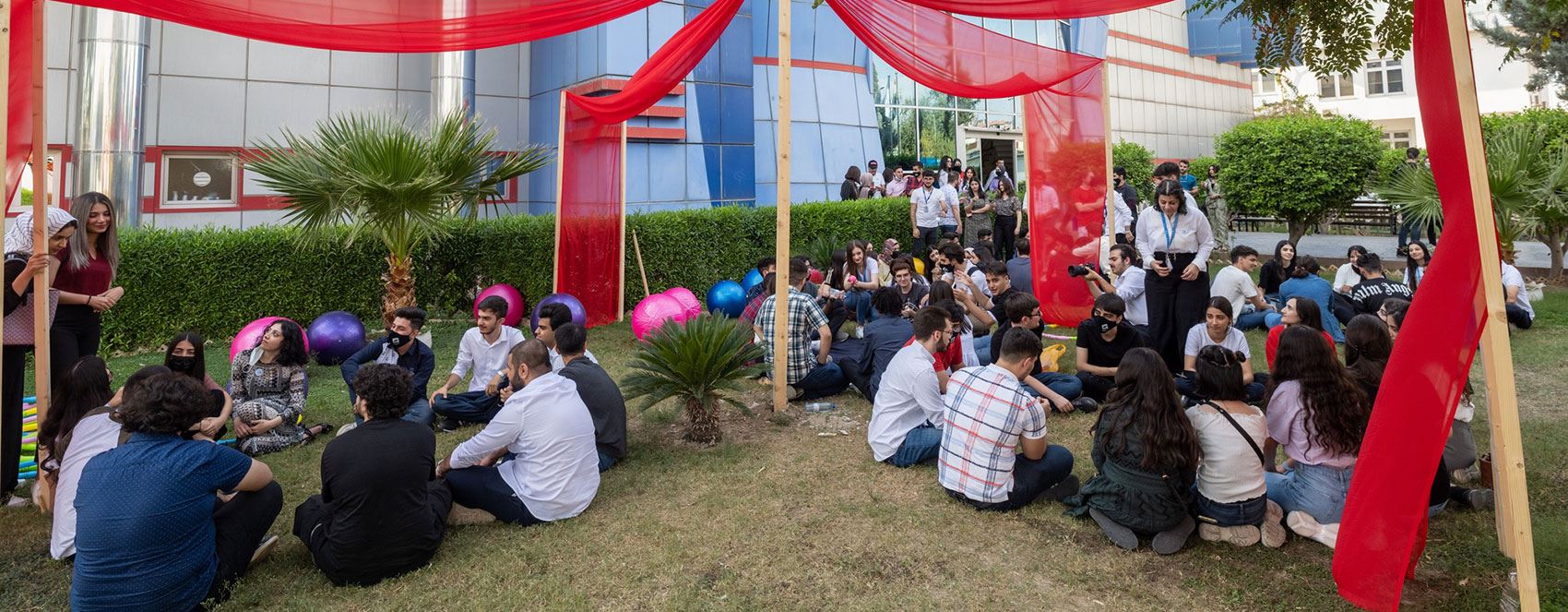 یەکەم رۆژی دەوامی خوێندکارانی قۆناخی یەکەم لە زانکۆی کوردستان - هەولێر