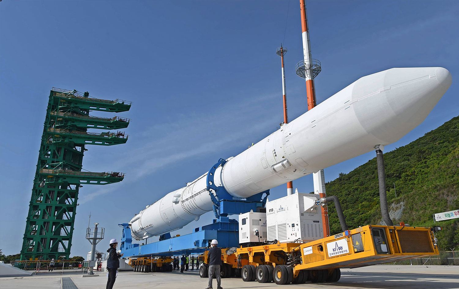 Güney Kore, yerli roketi Nuri'yi uzaya fırlattı