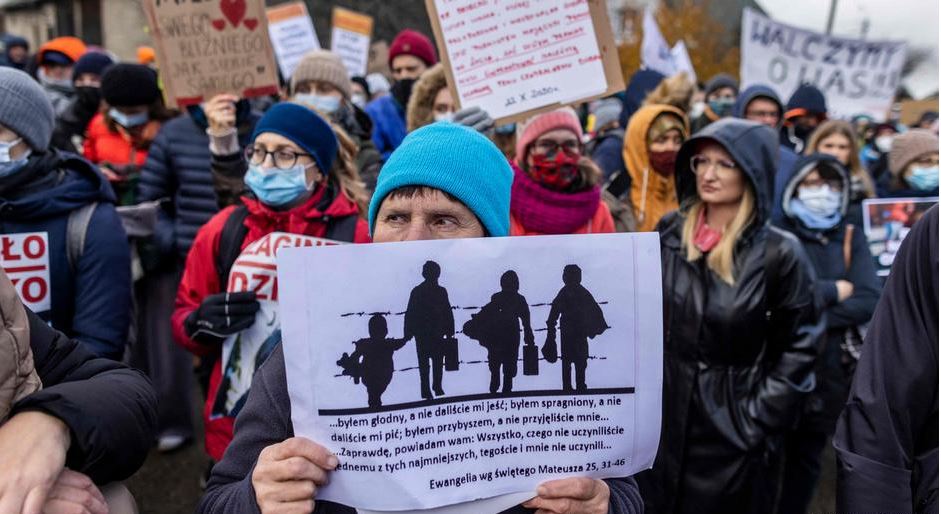 Li Polandê dijî vegerandina koçberan dayikan dest bi xwepêşandanan kirin