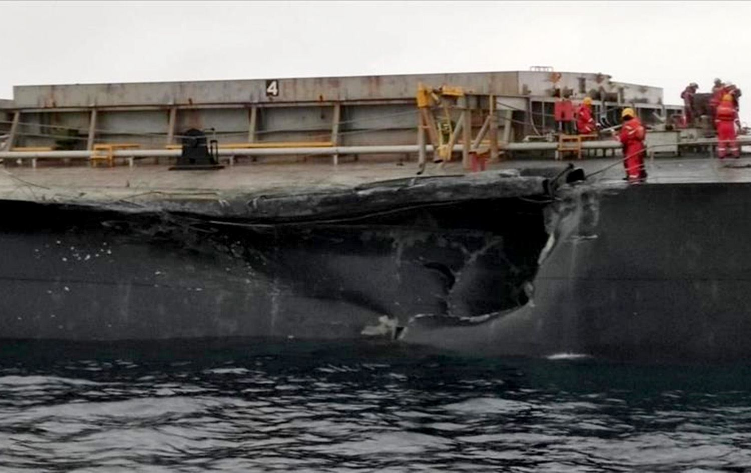 لە تورکیا دوو کەشتی خۆیان بەیەکدا دەکێشن