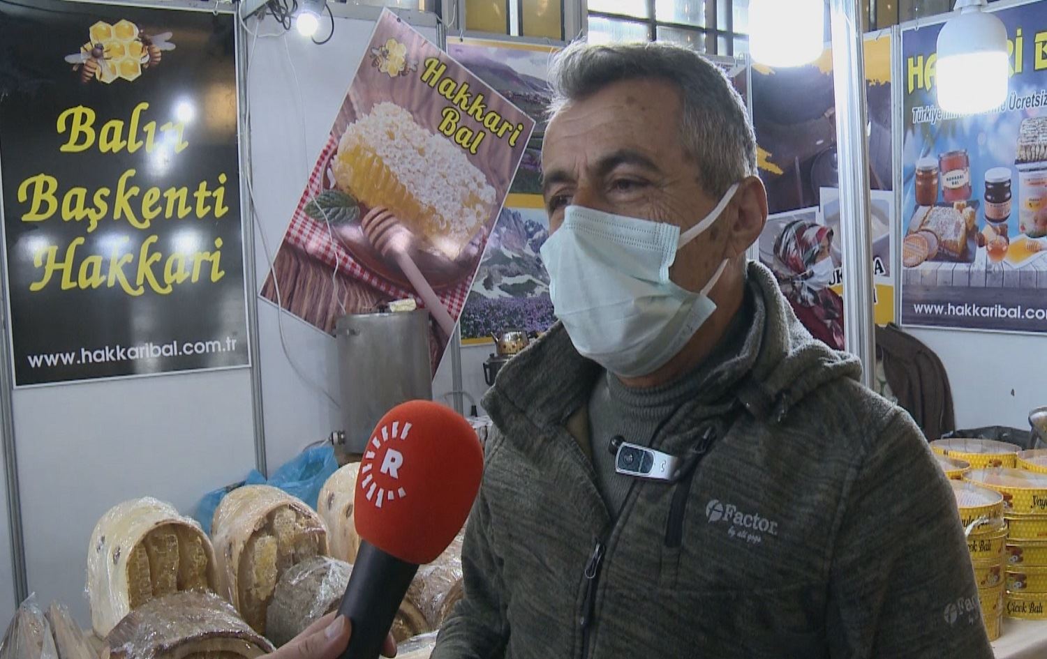 Li Enqerê pêşangeha berhemên cotkarên Kurd birêve diçe