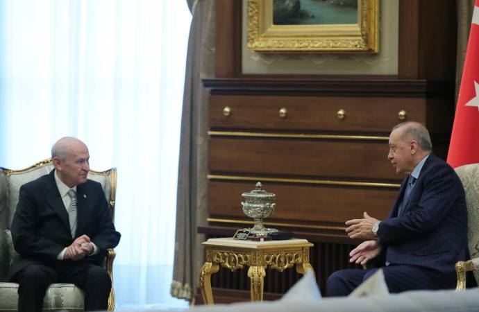 Kabine toplantısı öncesi Erdoğan ile Bahçeli bir araya geldi