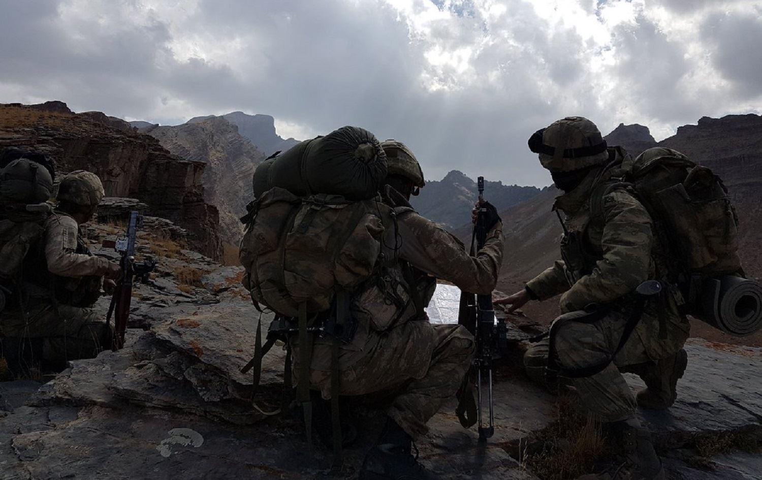 Leşkerekî Tirkiyê li Avaşîn hat kuştin