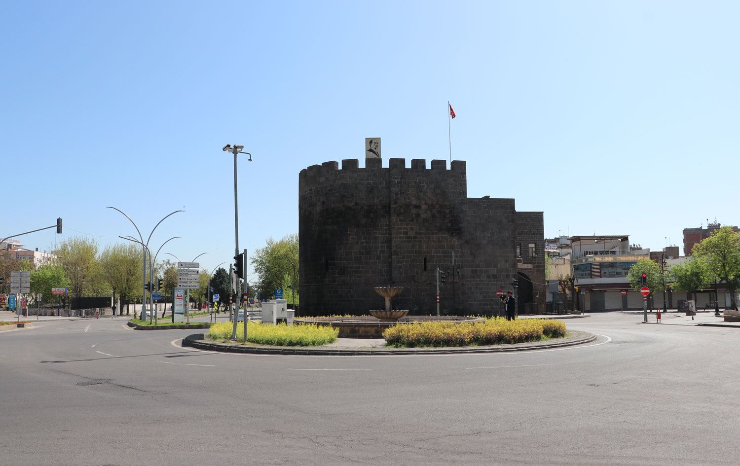 Li Tirkiye û Bakurê Kurdistanê dibe dîsa qedexeya derketina derve bê ragihandin