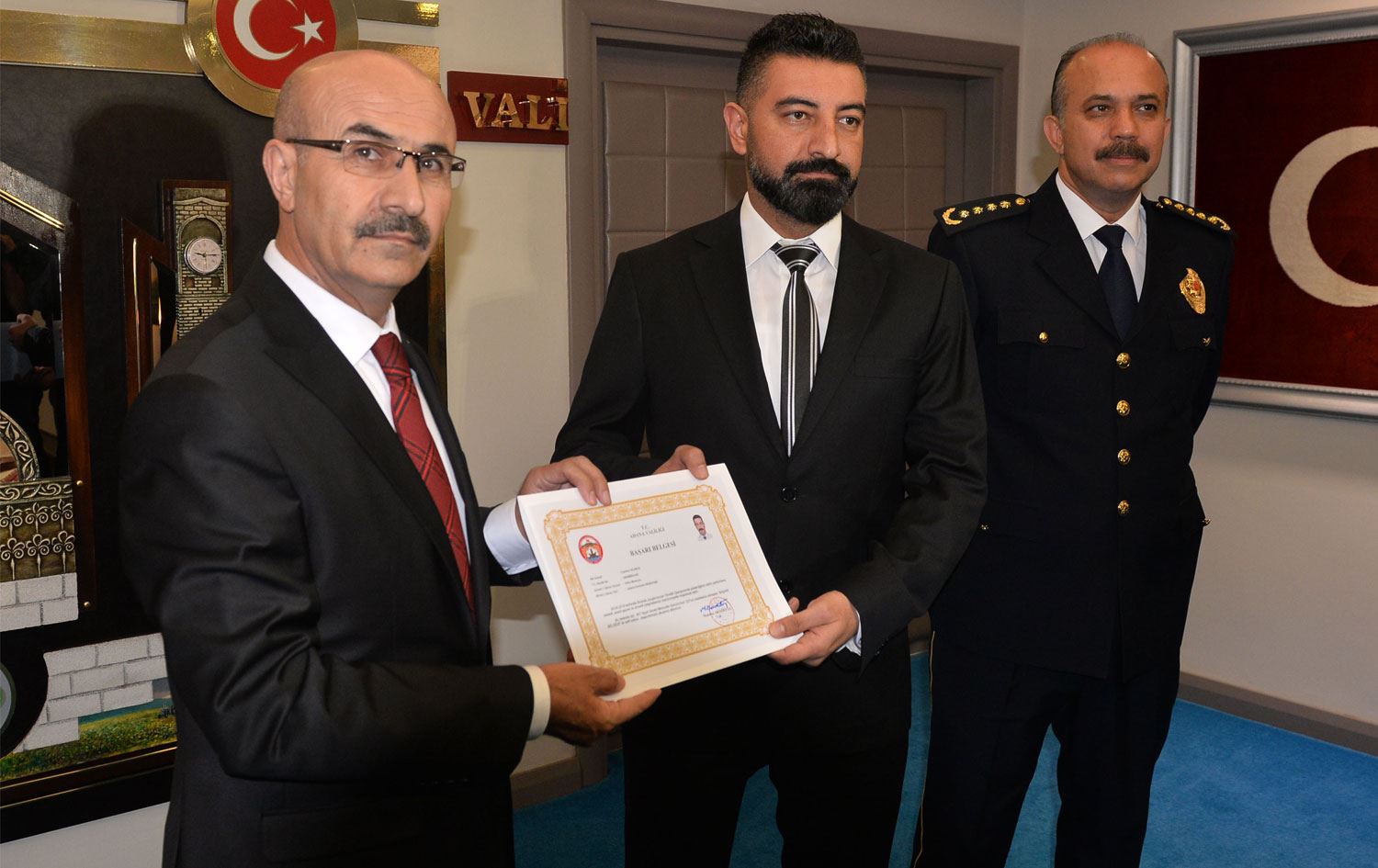 Ödüllü polis 25 kilo eroin ile yakalandı!