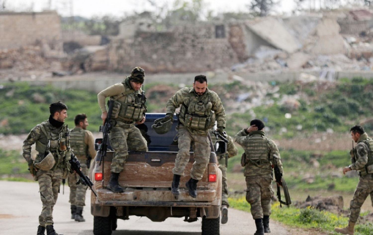 Li Efrînê çekdarekî Emşat zarokek kuşt