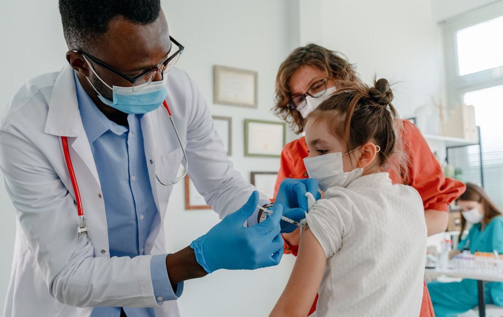 ئەکادیمیای پزیشكانی منداڵان لە ئەمریکا: ڤاکسینی کۆرۆنا نابێتەهۆی نەزۆکی