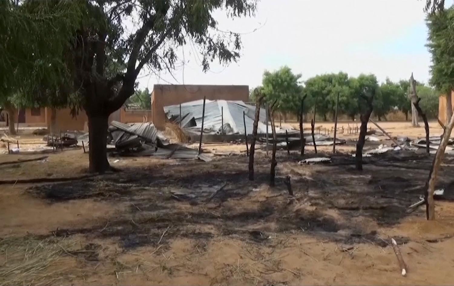 بەهۆی ئاگرکەوتنەوە لە قوتابخانەیەکی نەیجەر 25 قوتابی گیانیان لەدەستدا