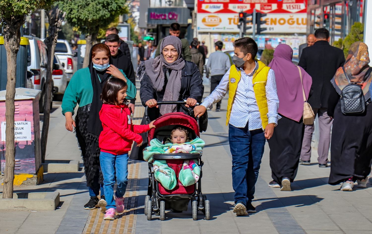 Di mehekê de 16 hezar geştiyar hatine Wanê