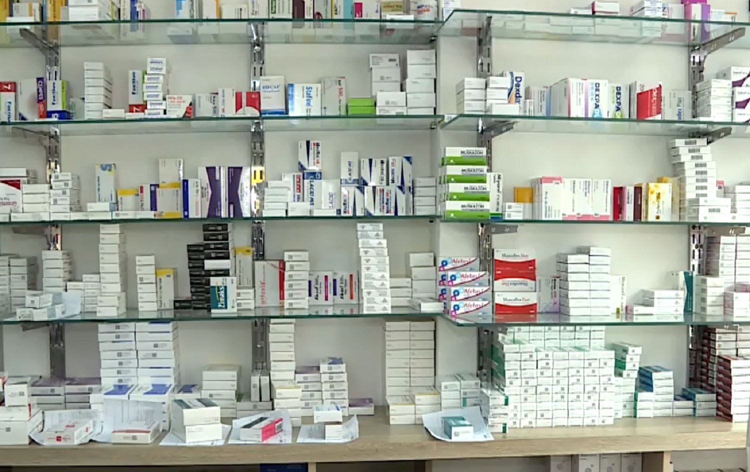 Krîza dermanan a li bajarên Kurdan kûrtir dibe