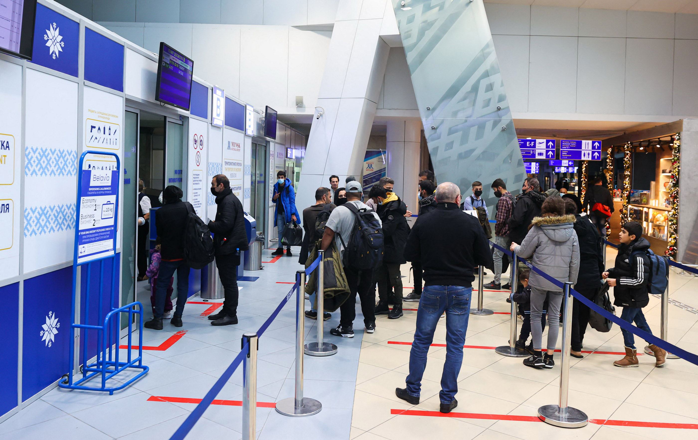 بەڕێوەبەری فڕۆکەخانە: کاژێر شەشی ئێوارە کۆچبەران دەگەنەوە هەولێر