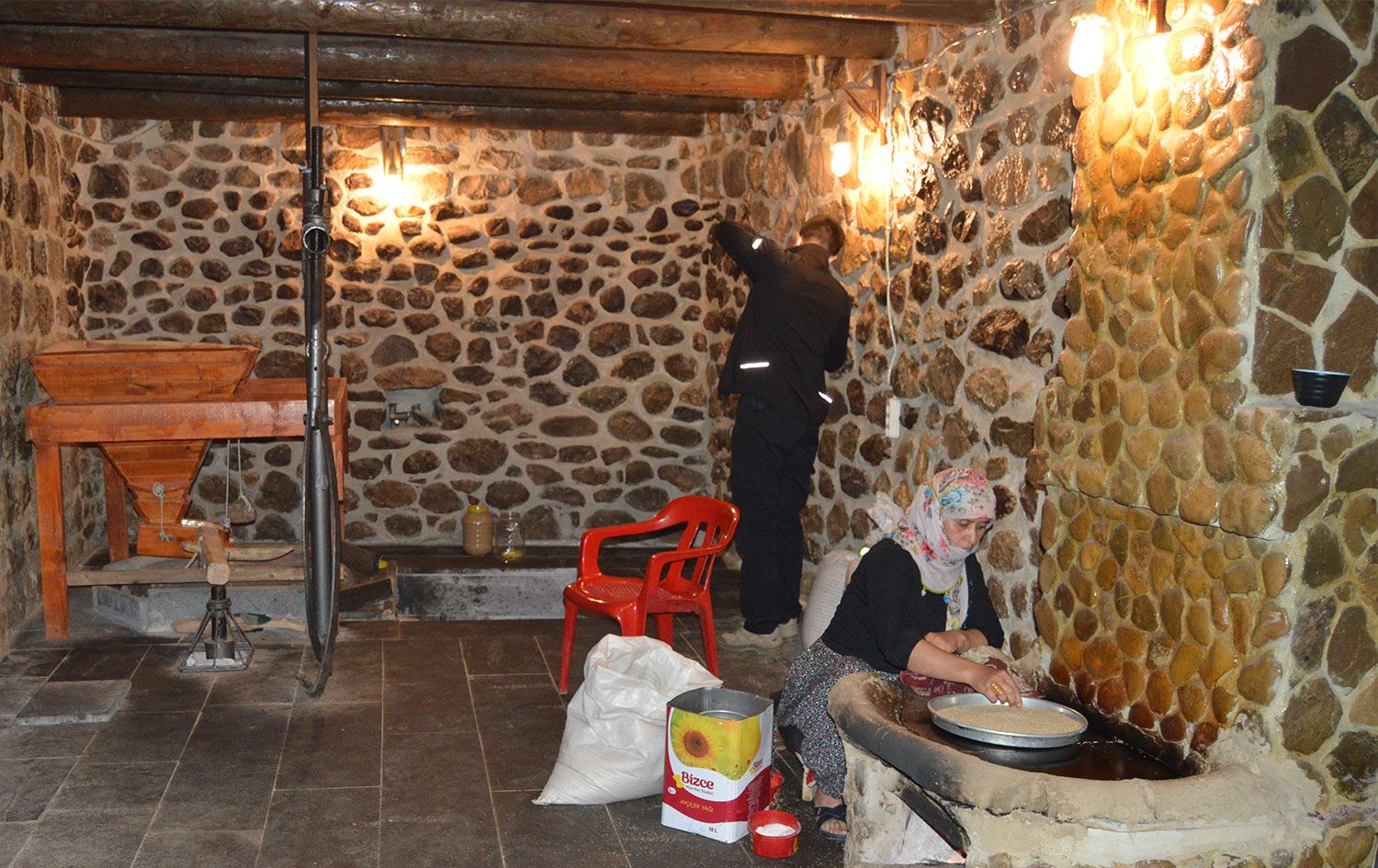 Cudi ve Gabar susamı, 152 yıllık değirmende tahine dönüşüyor