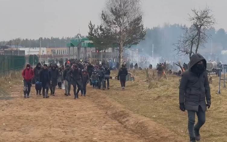 Lukaşenko: Göçmenlere sıkılan tazyikli su zehirli maddeler içeriyor