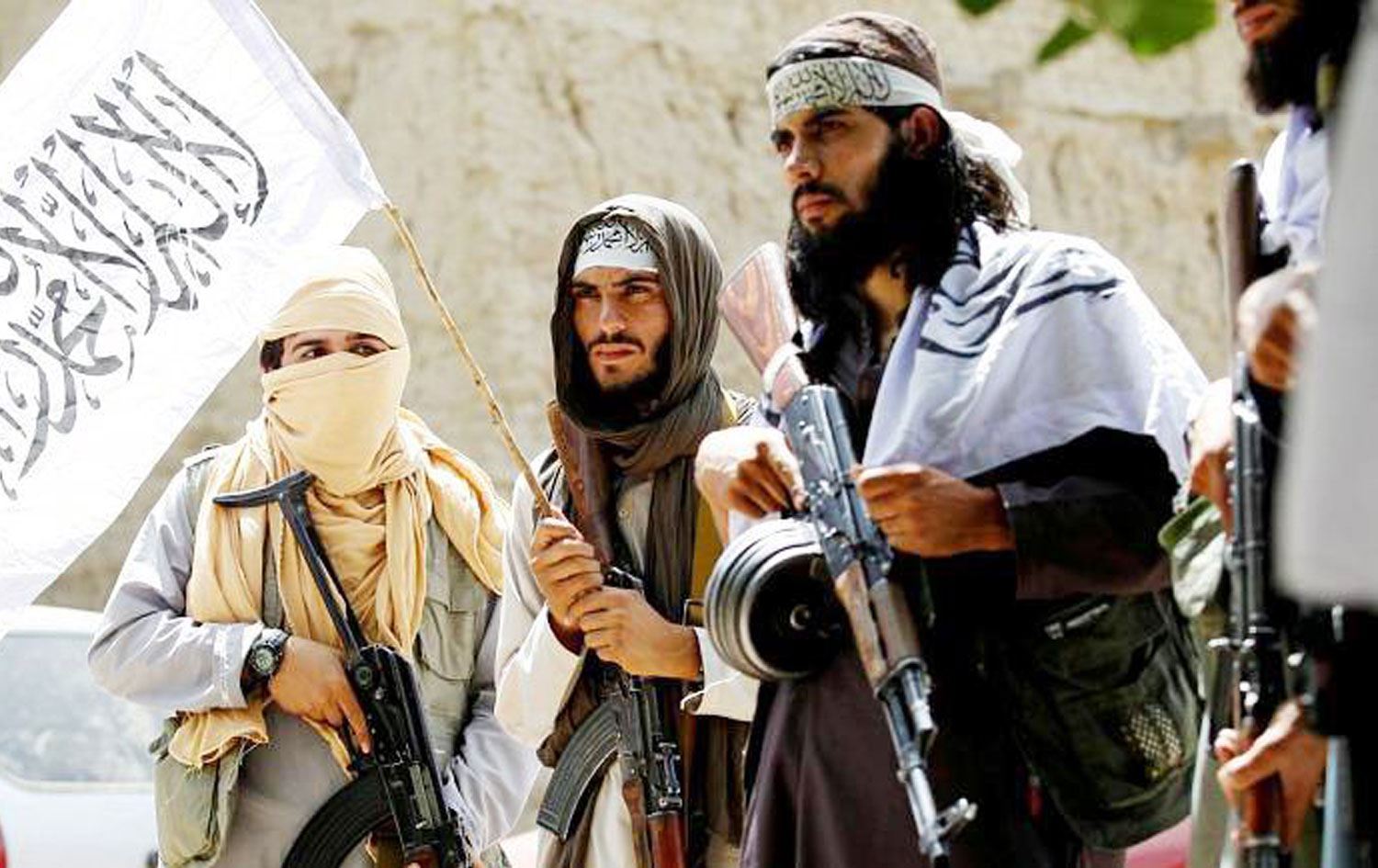 Amerîka derbarê serkirdeyên DAIŞ-Xê ku ji Tirkiyê pere dişînin biryar da