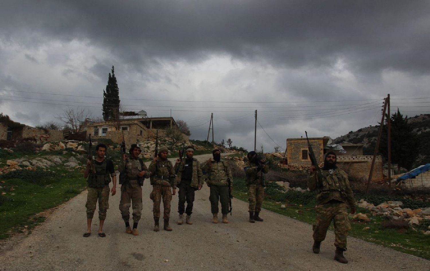 EFRÎN - Çekdaran êrişî konê şînê kir