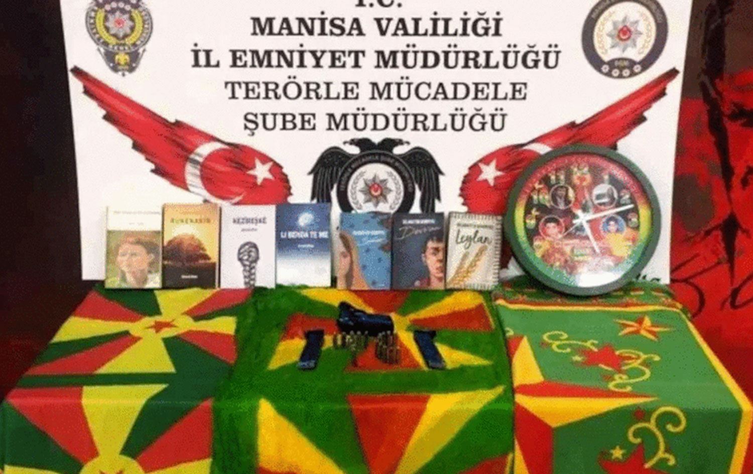 Manisa’da operasyon:​ Demirtaş’ın kitapları da örgütsel malzeme sayıldı