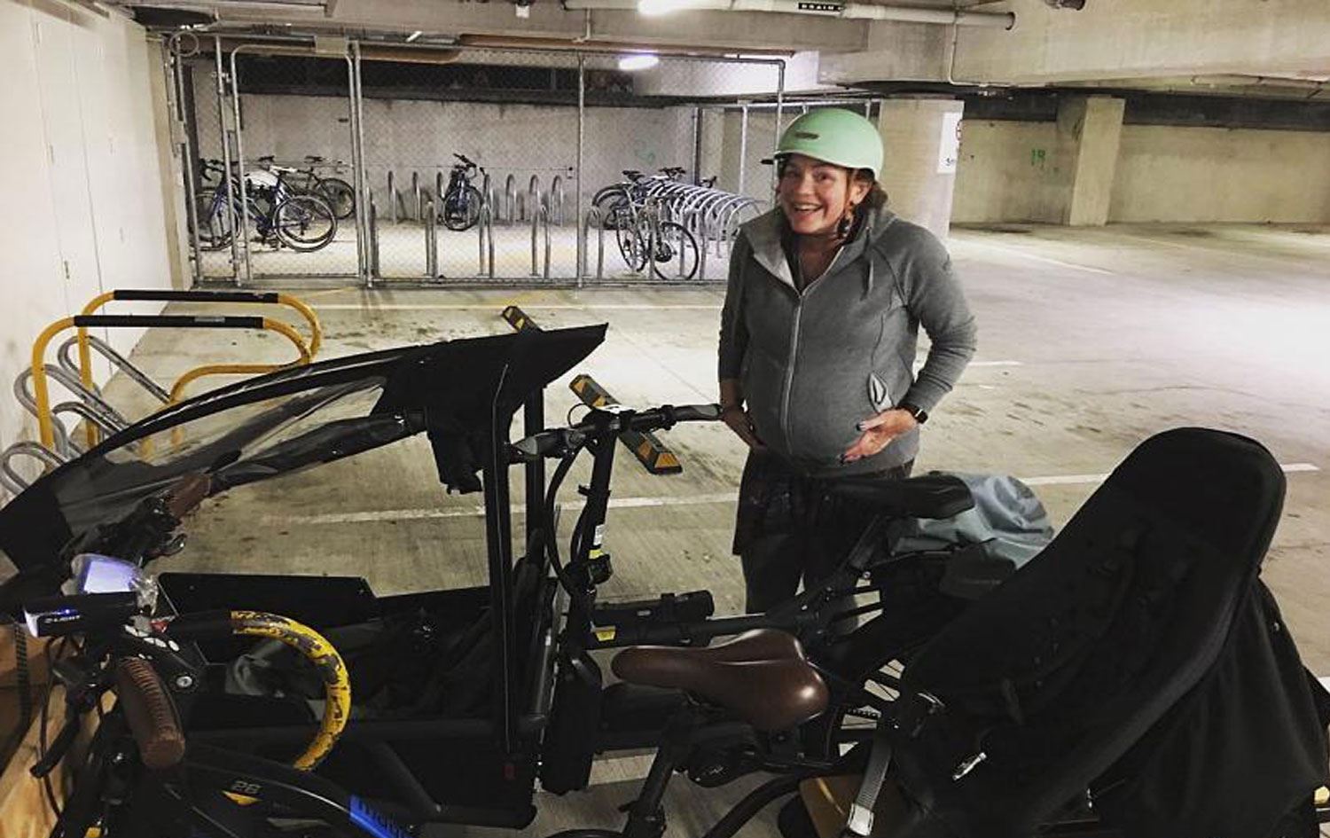 Sancıları başlayan vekil bisikleti hastaneye gidip doğum yaptı