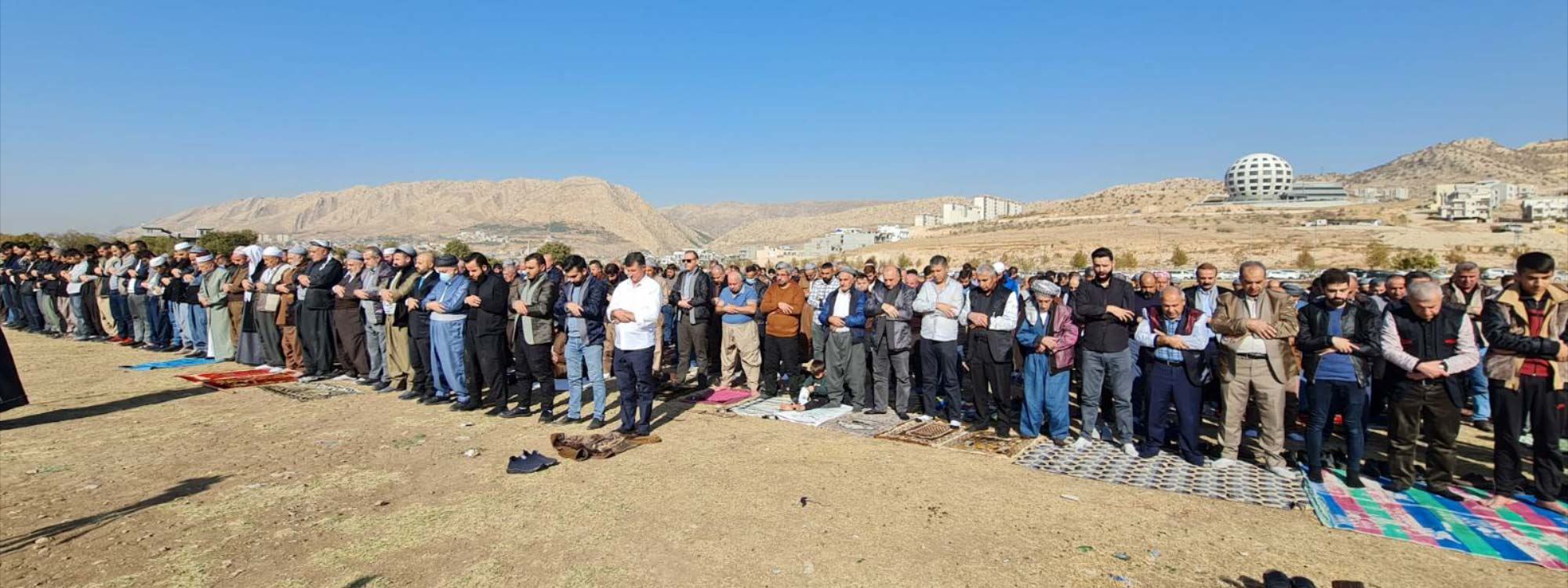 WÊNE - Xelkê Duhokê ji bo barîna baranê dua kir