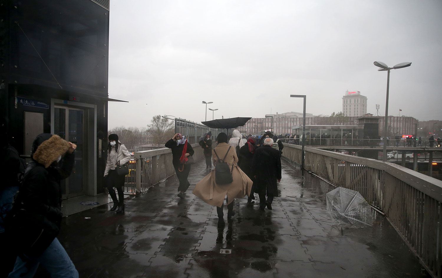 Dört ilde eğitime lodos arası