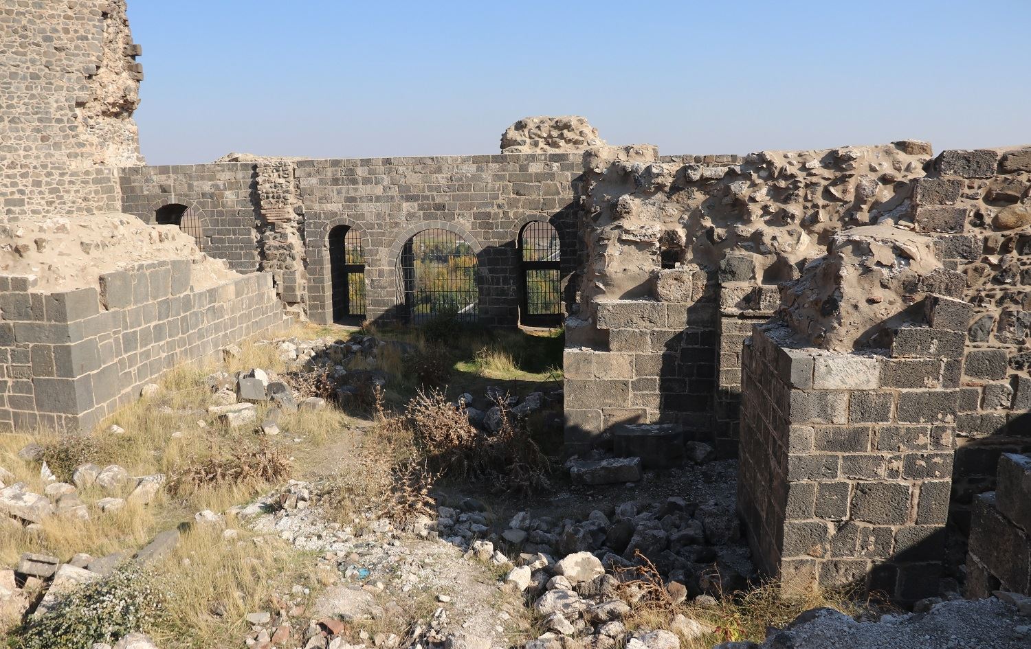 Koşka Hikumdarê Merwaniyan li nav Sûrên Amedê