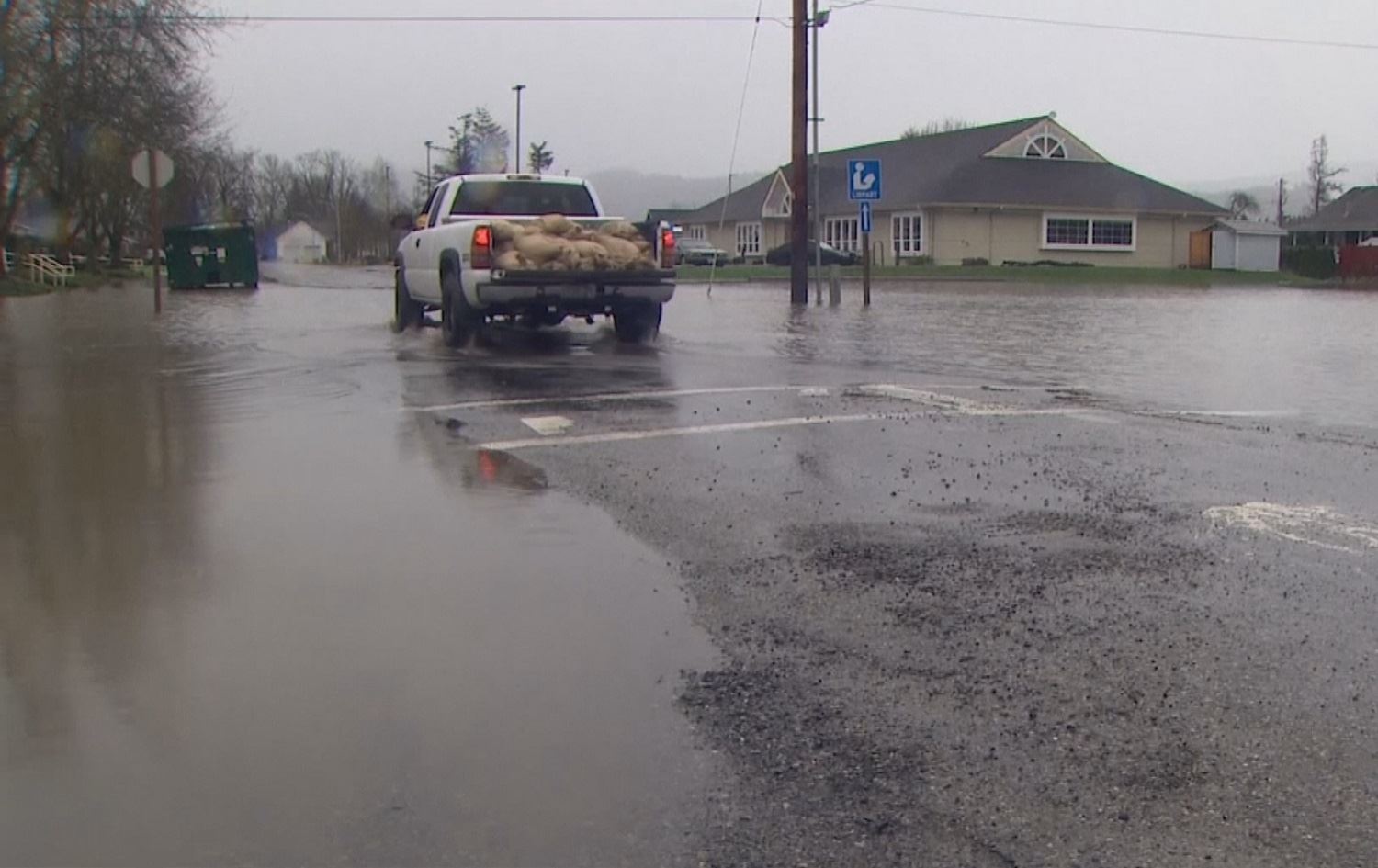 Ava çeman dibe gef li ser xelkê