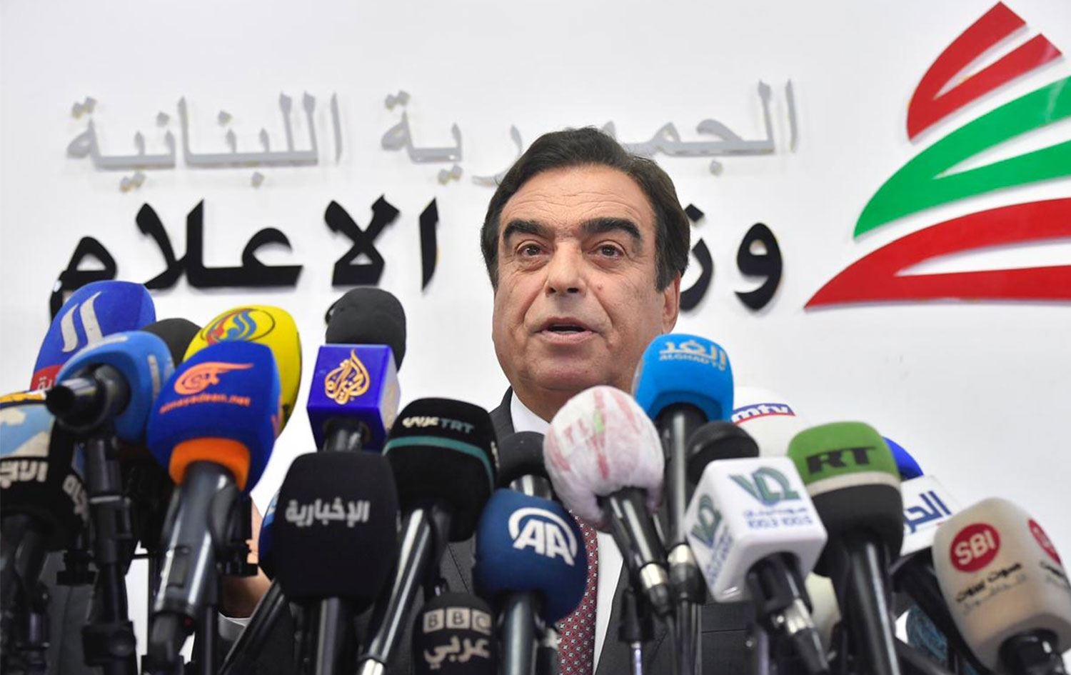 Lübnan'ın Arap ülkeleriyle ‘arasını açan’ bakan istifa etti