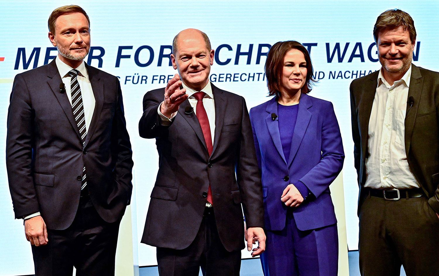 Almanya’da koalisyon protokolü imzalandı, yeni hükümet yarın göreve başlayacak