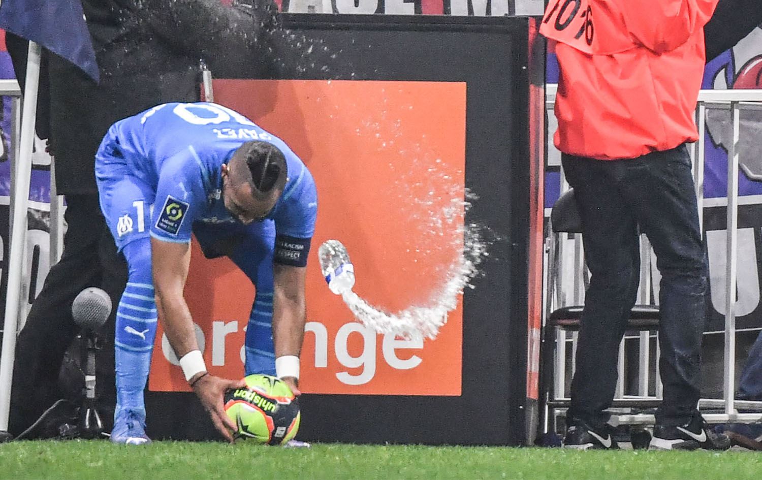 بەهۆی هێرشکردنە سەر پایێ لیۆن سزادرا