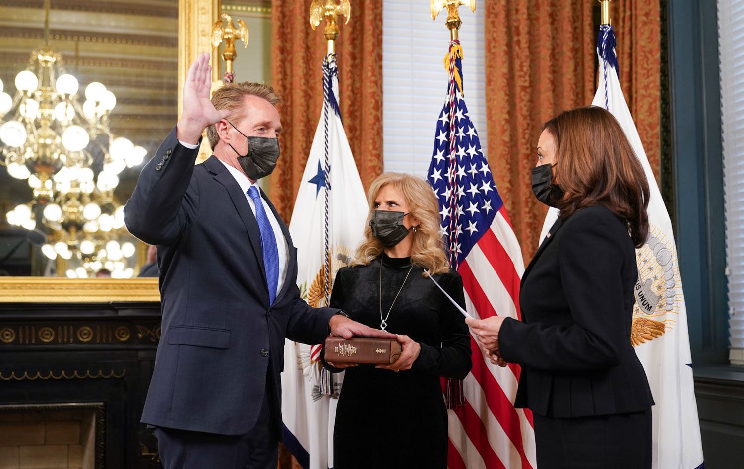 ABD'nin yeni Ankara Büyükelçisi Jeff Flake yemin etti