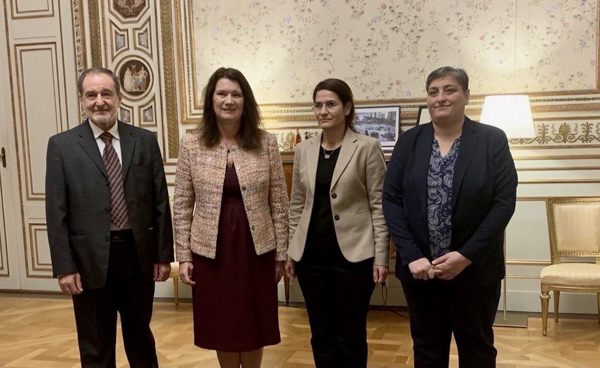 Îlham Ehmed: Em piştevanî û alîkariya Swêdê bilind dinirxînin