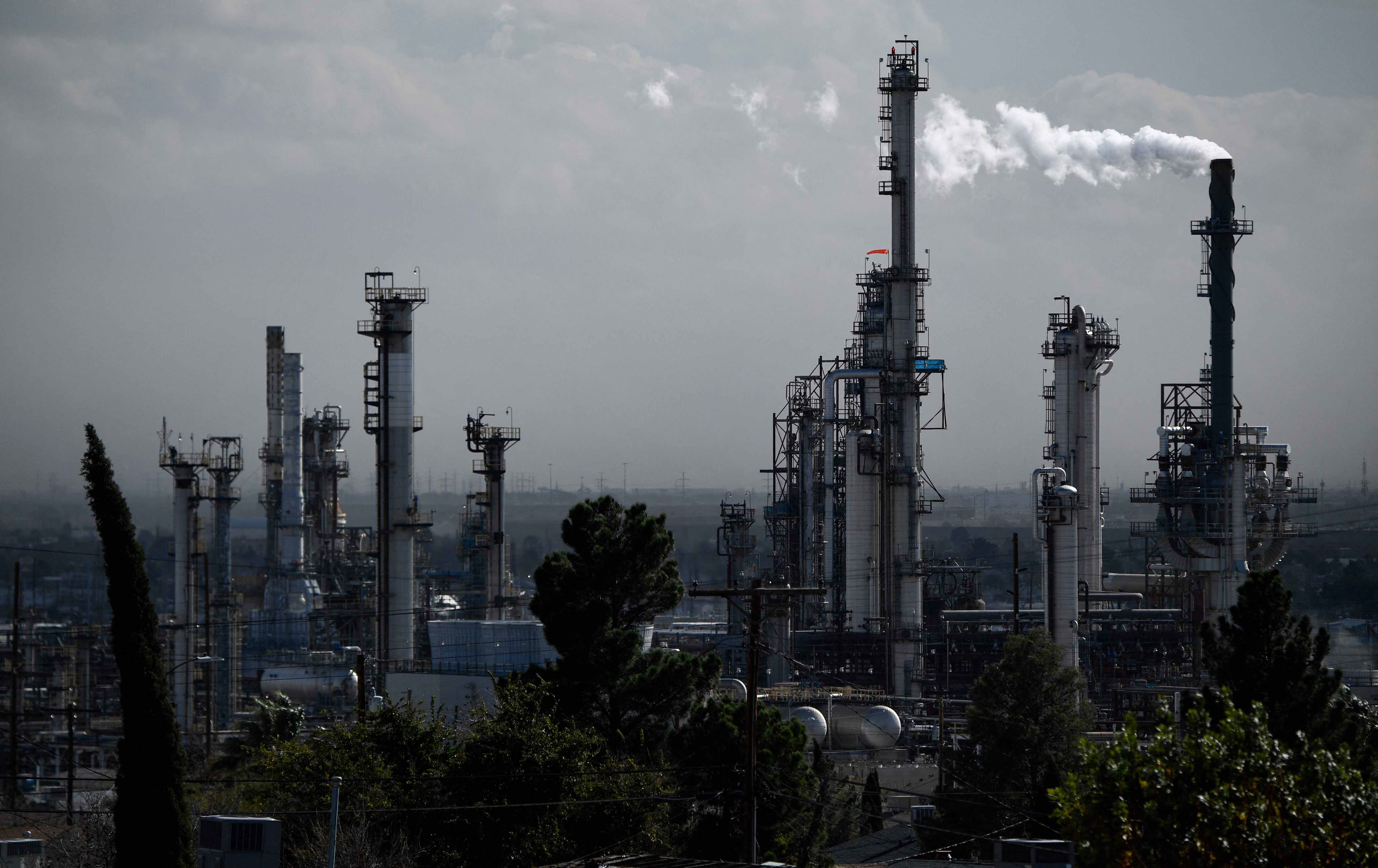 کۆمپانیایەکی نەوت پێشبینی دەکات نرخی بەرمیلێک نەوت بگاتە 380 دۆلار