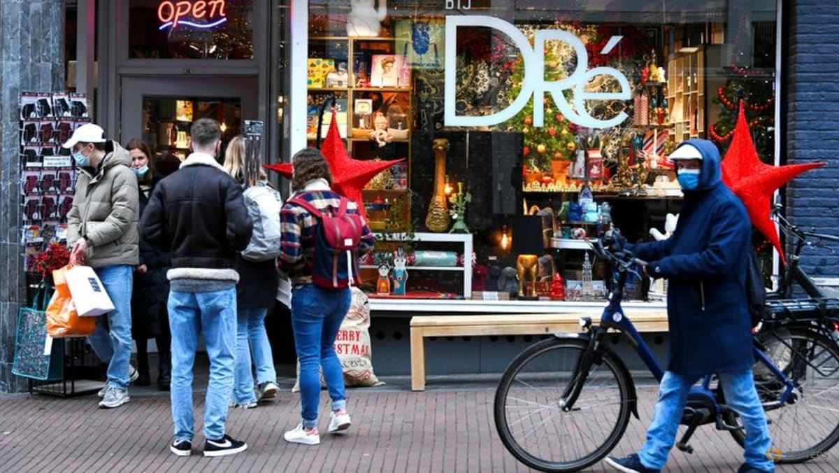 Hollanda'da 4 hafta için 'tam' kapanıyor