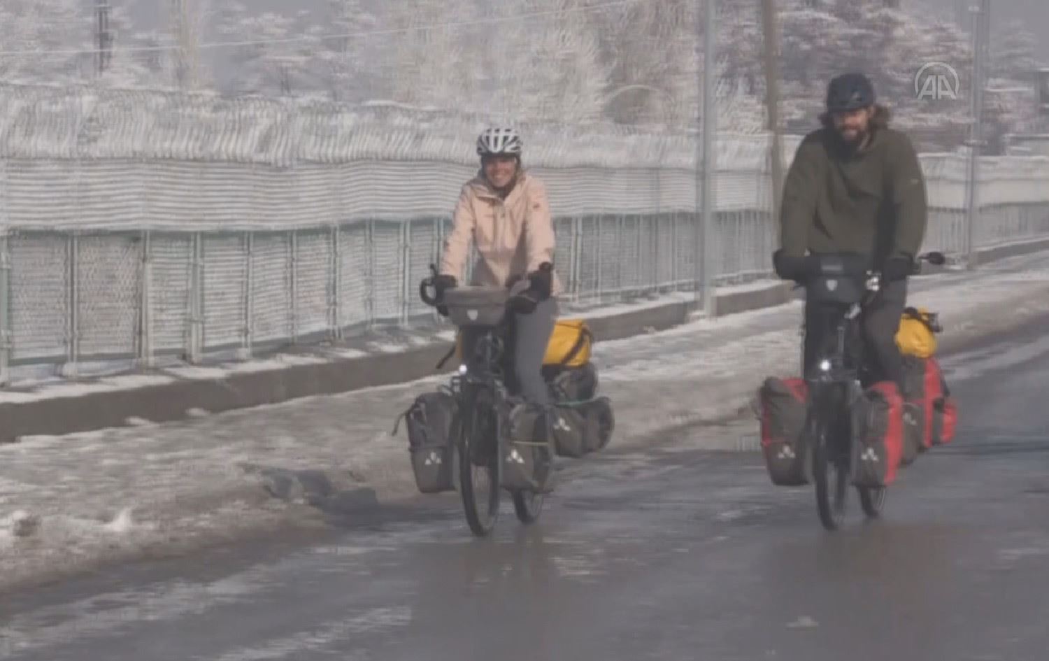 دوو هاوژینی سویسری 4770 کیلۆمەتریان بە پاسکیل بڕیوە بۆ گەیشتن بە باکووری کوردستان