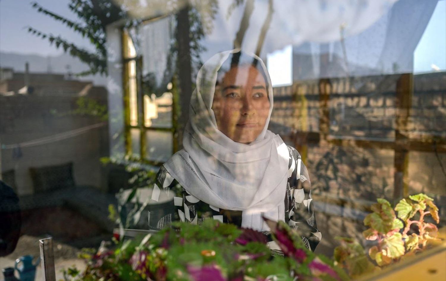 Projeya Sirgûnê: Zanîngeha Efxanî ya online