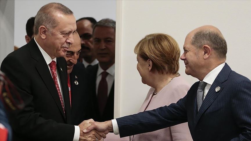 Erdoğan'dan Almanya Başbakanı Scholz'a tebrik telefonu