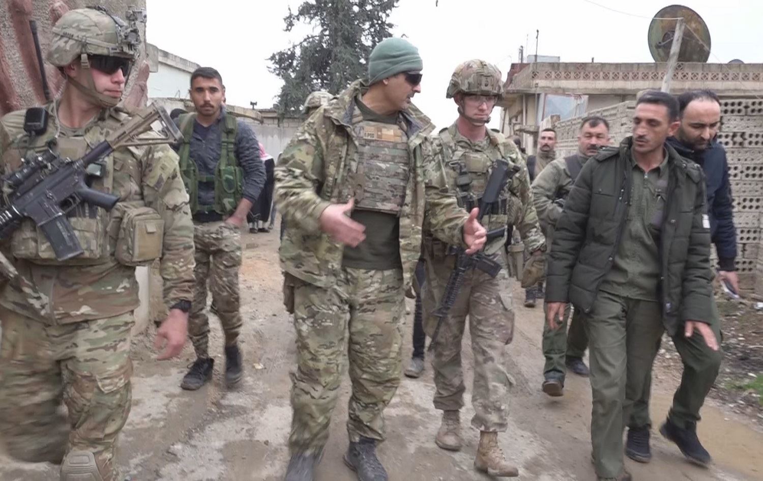 Hêzên Amerîkî û Asayîşa Rojavayê Kurdistanê li nav Qamişlo geriyan