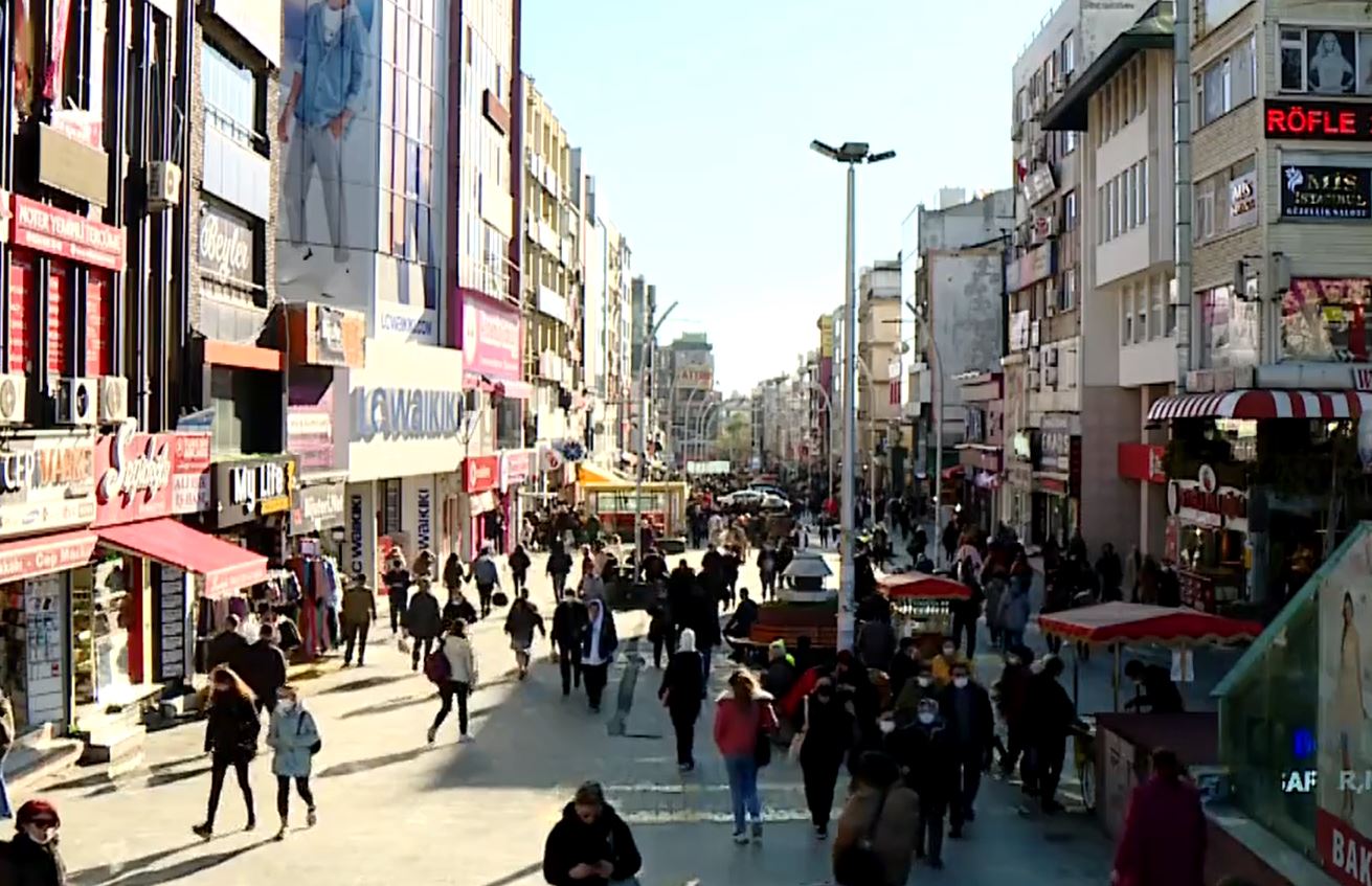 Li Tirkiyê xelk çima berê xwe dide alkola sexte?