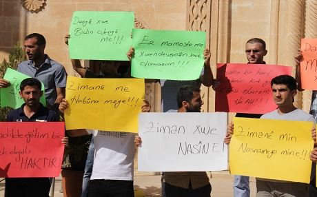 Kürtçe öğretmen adayları açlık grevinde