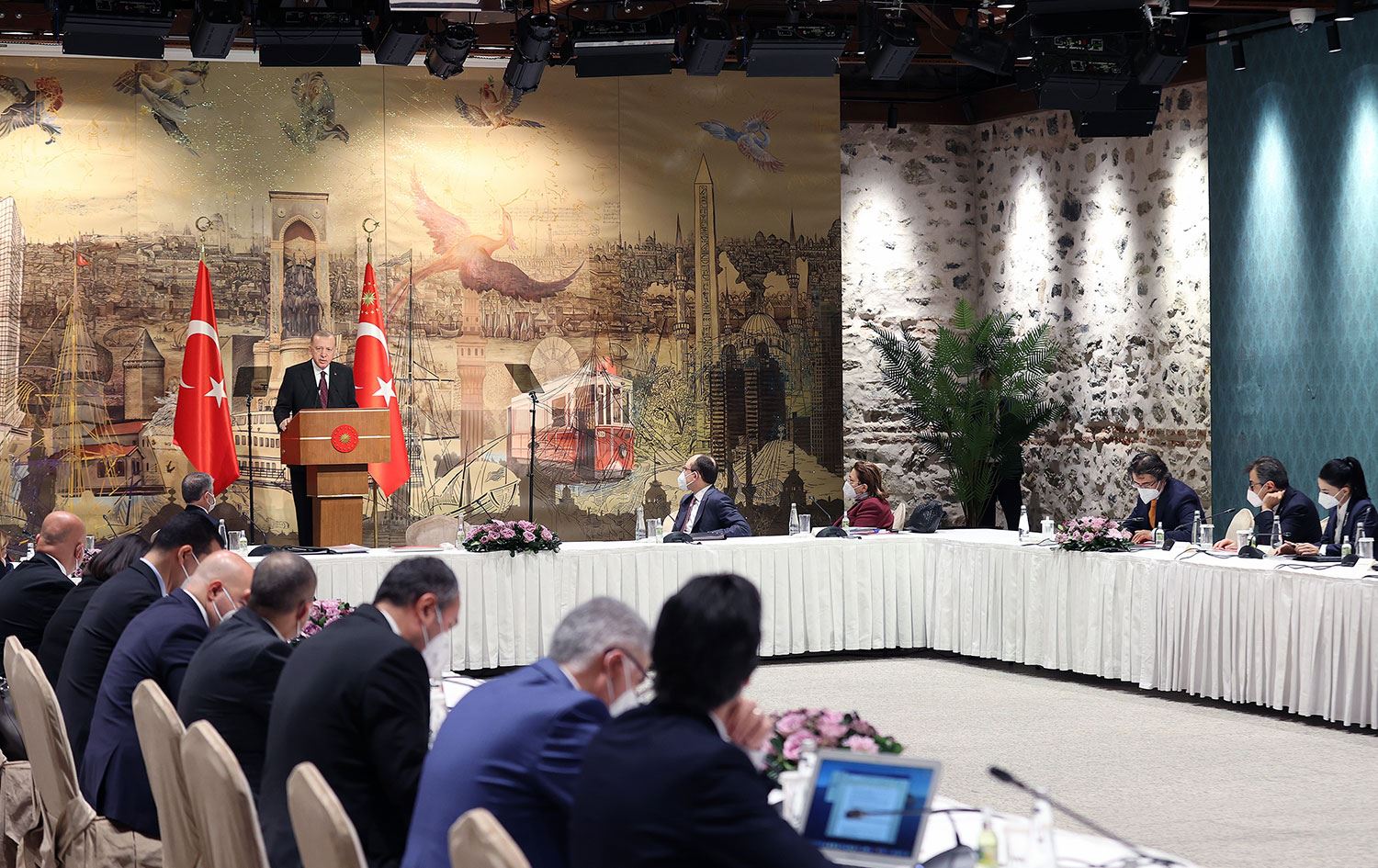 ‘Arkadaşlarımız arasında faizi yükseltelim diyenler olduğunu itiraf ediyorum’