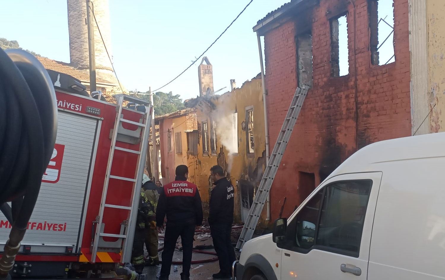 Evde yangın faciası: 3 kardeş hayatını kaybetti!