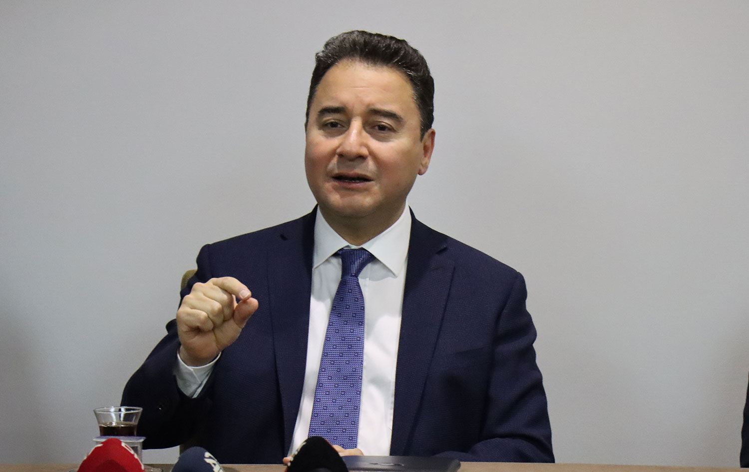 Babacan: Türkiye, Suriye'deki sorunlarda bir taraf