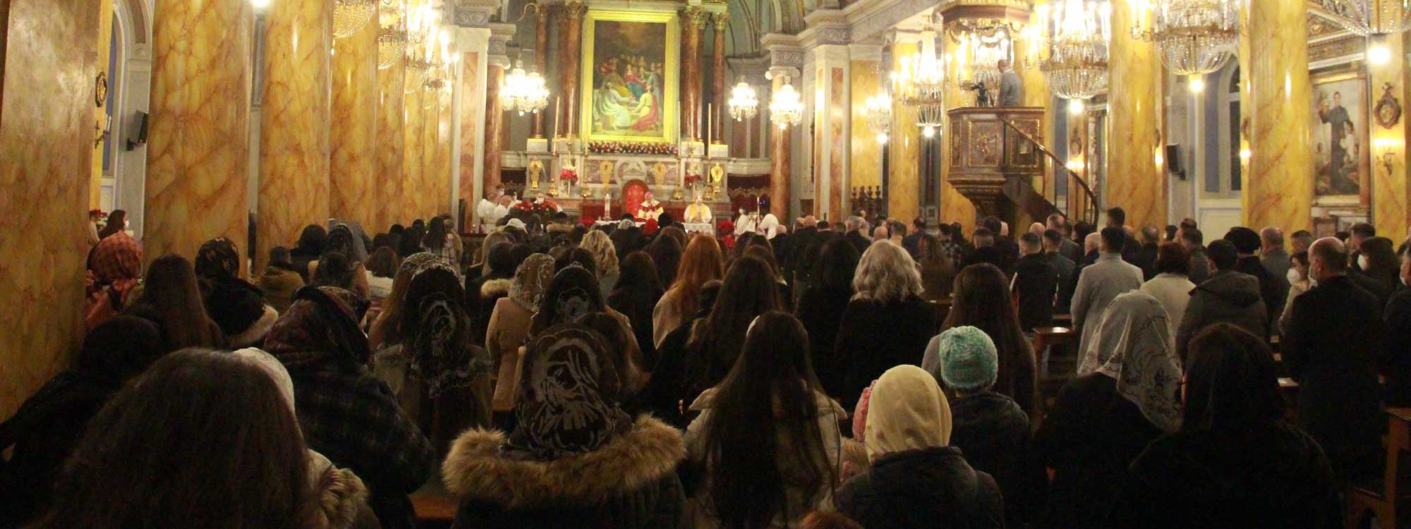 Fotoğraflarla İstanbul’da Noel kutlamaları